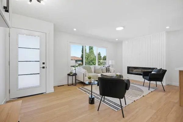 451 Arlington DR SE, Calgary, AB T2H 1S4