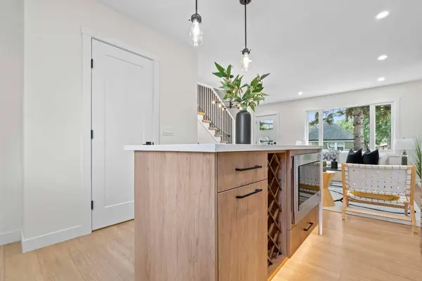 3020 15 AVE SW, Calgary, AB T3C 0Y6