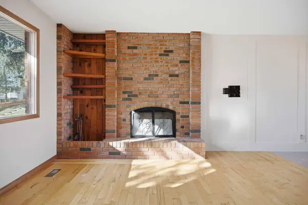 20 Blackthorn PL NE, Calgary, AB T2K 4Y3