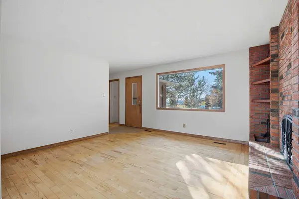 20 Blackthorn PL NE, Calgary, AB T2K 4Y3