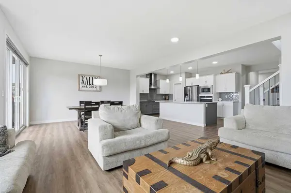 15 Lawrence GN SE, Airdrie, AB T4A 3M9