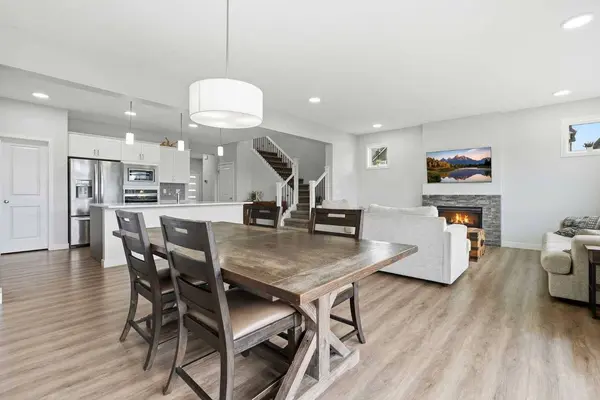15 Lawrence GN SE, Airdrie, AB T4A 3M9