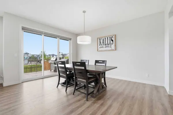 15 Lawrence GN SE, Airdrie, AB T4A 3M9