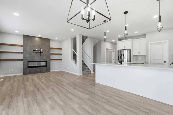 118 Magnolia TER SE, Calgary, AB T3M 3G7