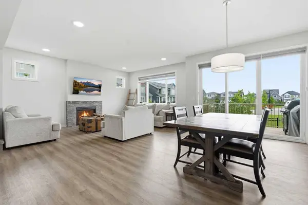 15 Lawrence GN SE, Airdrie, AB T4A 3M9