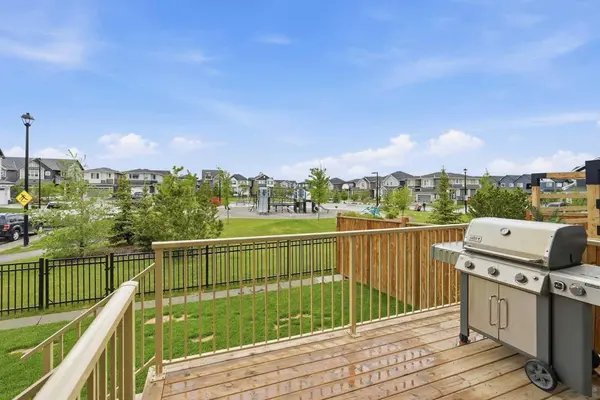 15 Lawrence GN SE, Airdrie, AB T4A 3M9