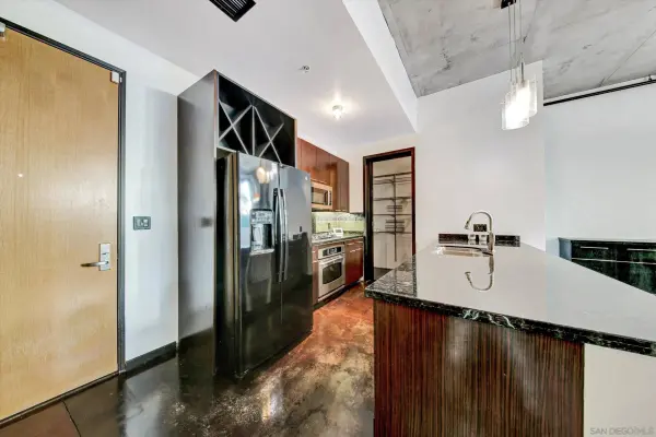1050 Island #211, San Diego, CA 92101