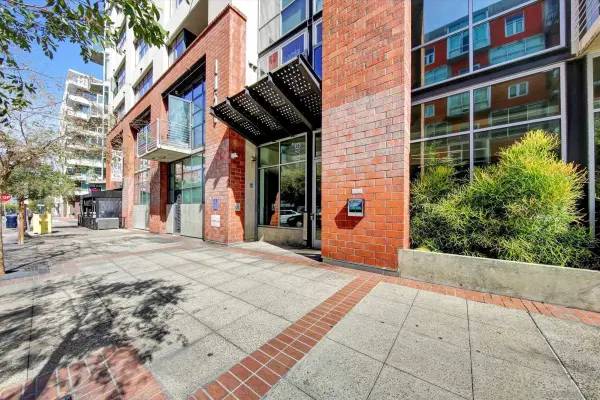 1050 Island #211, San Diego, CA 92101