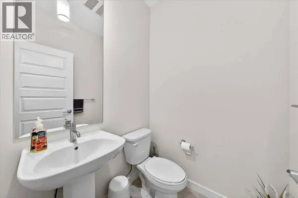 44 Saddlestone Way NE, Calgary, AB T3J2C9
