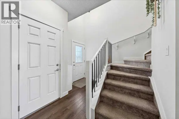 44 Saddlestone Way NE, Calgary, AB T3J2C9