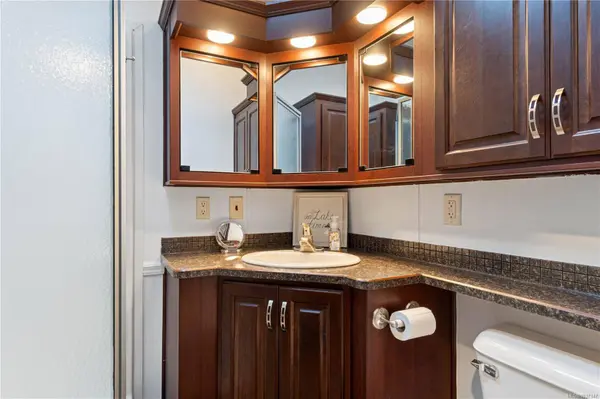 3118 Elsie Lake Cir, Nanaimo, BC V9R 0M3