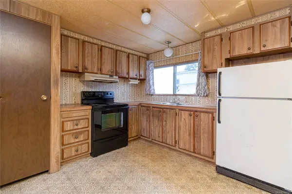 124 Cooper Rd ##5, View Royal, BC V9A 7B3