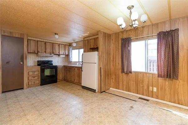 124 Cooper Rd ##5, View Royal, BC V9A 7B3