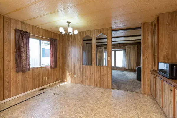 124 Cooper Rd ##5, View Royal, BC V9A 7B3