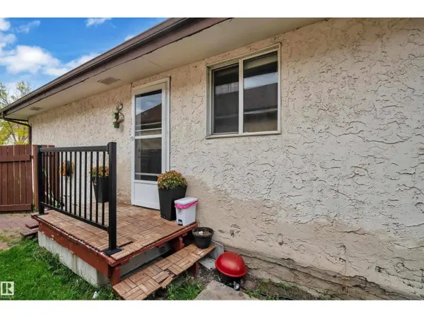 2114 38 ST NW, Edmonton, AB T6L4C3