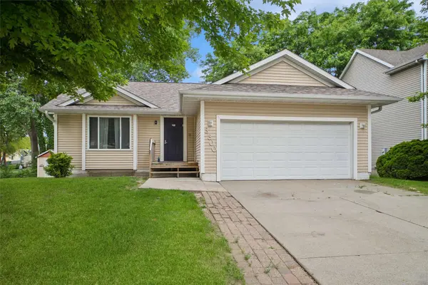 3300 E 43rd Street, Des Moines, IA 50317