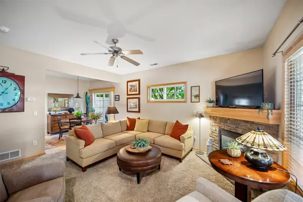 15598 Buena Vista Lane, Clive, IA 50325