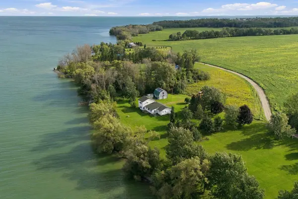 159 Point Pleasant LN, Prince Edward County, ON K0K 2T0