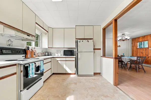 159 Point Pleasant LN, Prince Edward County, ON K0K 2T0