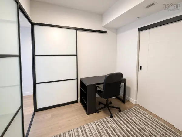 1206 1650 Granville St, Halifax, NS B3J 0E1