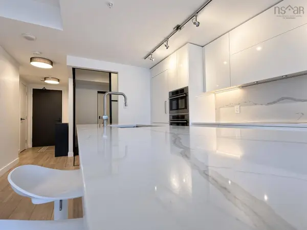 1206 1650 Granville St, Halifax, NS B3J 0E1