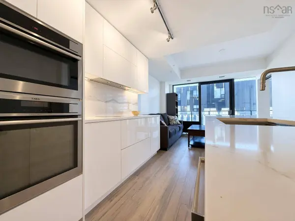 1206 1650 Granville St, Halifax, NS B3J 0E1