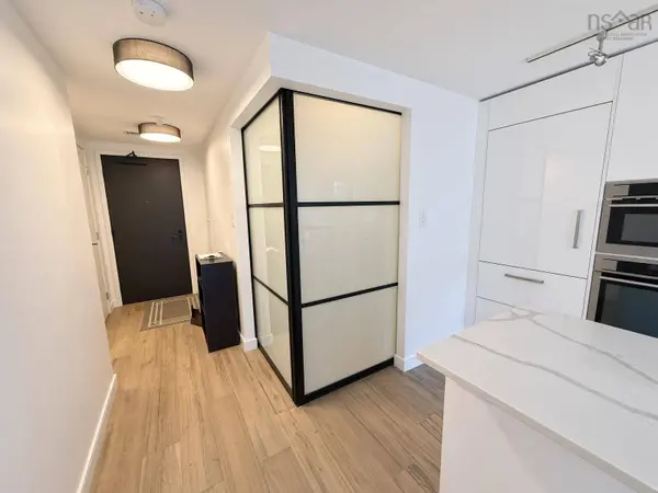 1206 1650 Granville St, Halifax, NS B3J 0E1