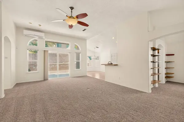 9215 Drolet DR NW, Albuquerque, NM 87114