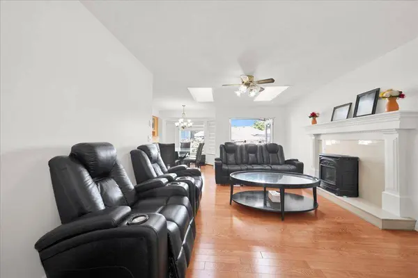 15747 92a AVE, Surrey, BC V4N 3B1
