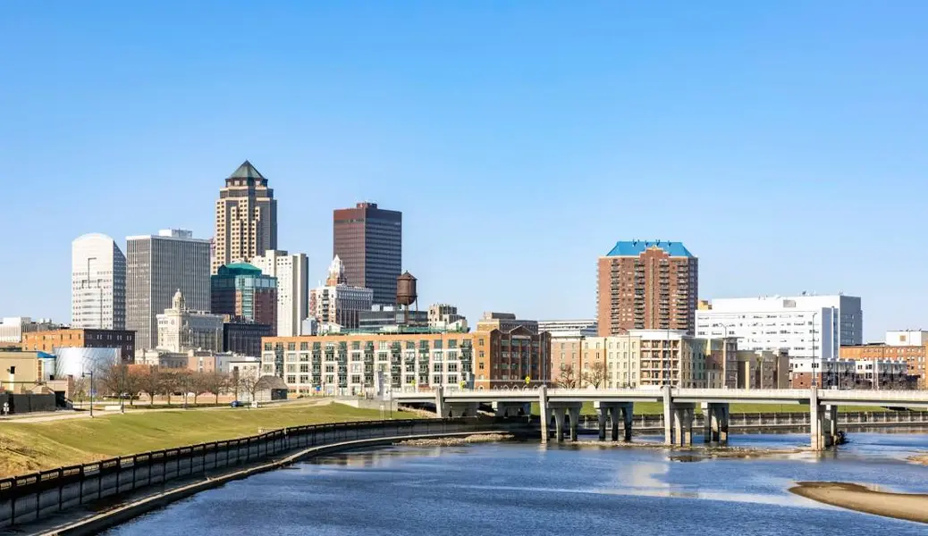 Des Moines