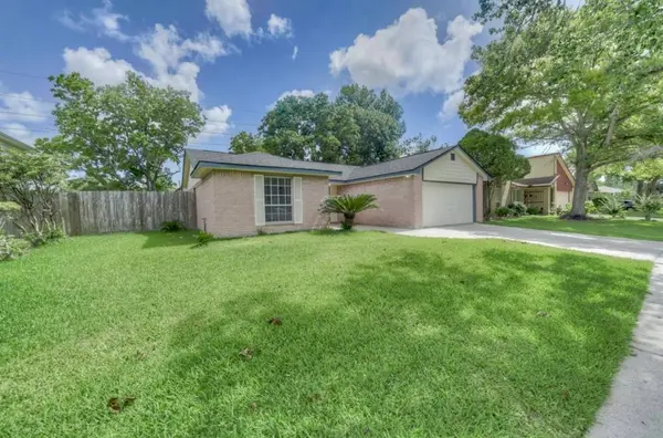 2607 N Brompton DR, Pearland, TX 77584
