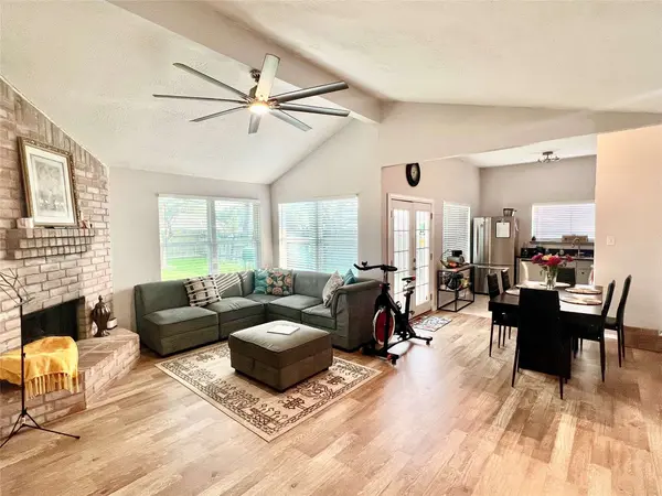 2607 N Brompton DR, Pearland, TX 77584