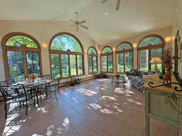 75 Meadow DR, Hollis, NH 03049