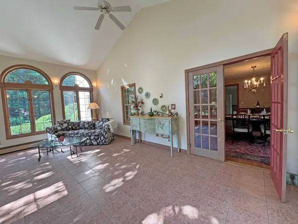 75 Meadow DR, Hollis, NH 03049