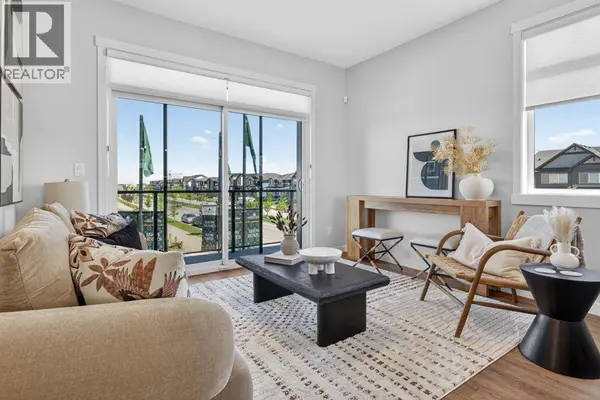 30 Creekside Villas SW, Calgary, AB T1T1Z1