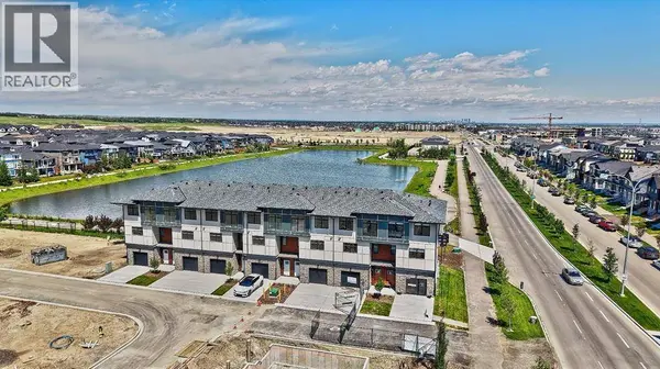 30 Creekside Villas SW, Calgary, AB T1T1Z1
