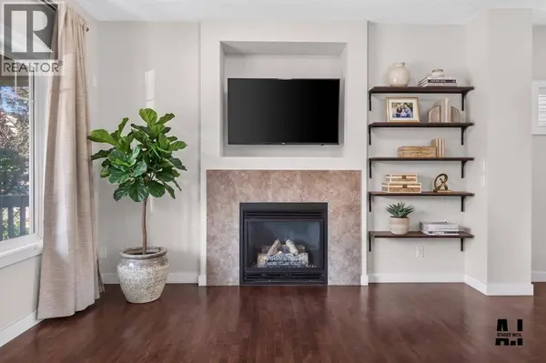 22 Panora Road NW, Calgary, AB T3K0R4