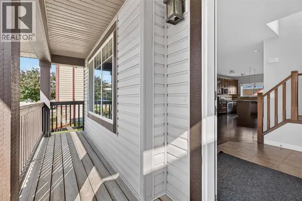 22 Panora Road NW, Calgary, AB T3K0R4