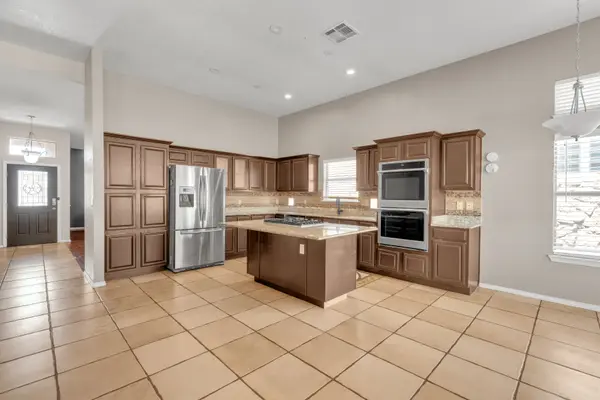 12621 Crystal Ridge Dr, El Paso, TX 79938-7735