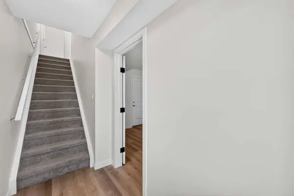 301 Redstone BLVD NE #363, Calgary, AB T3N 1V6