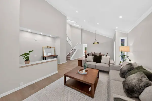 19 Edgepark Rise NW, Calgary, AB T3A 4E7