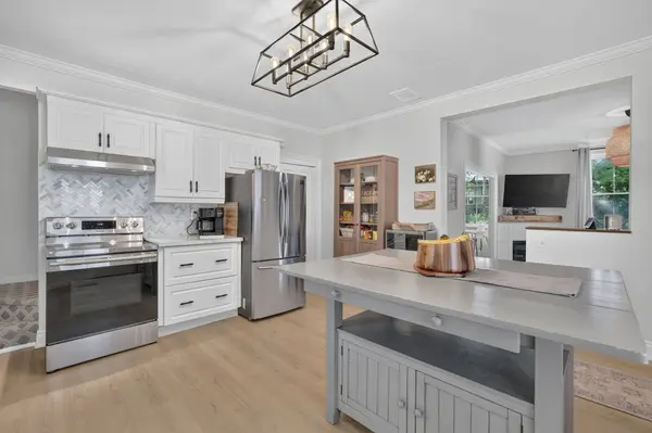 20435 Leslie ST, East Gwillimbury, ON L0G 1R0
