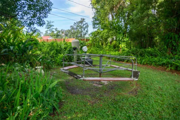 2306 GREENLEAF DR, Orlando, FL 32810