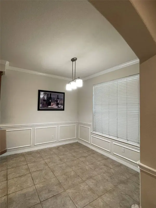 6410 E Linpar CT, Houston, TX 77040