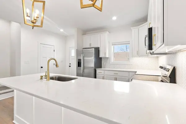 556 Leesville RD, Lynchburg, VA 24502