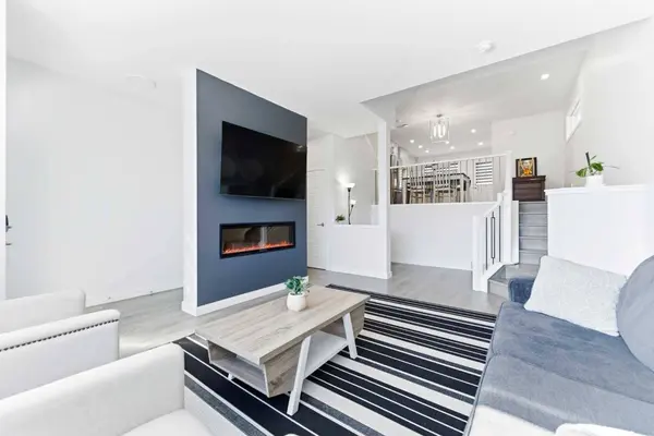 99 Aquila WAY NW, Calgary, AB T3R1Z7