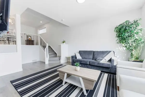 99 Aquila WAY NW, Calgary, AB T3R1Z7