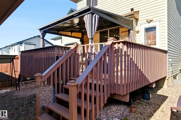 2806 31 ST NW NW, Edmonton, AB T6T 1V1