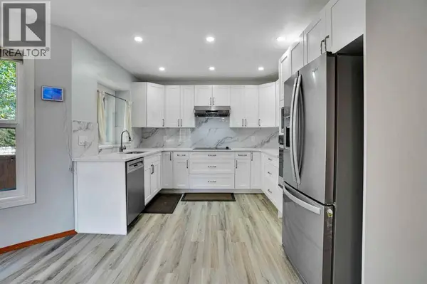 16 Sun Harbour Crescent SE, Calgary, AB T2X3B1