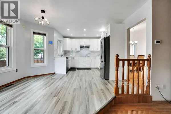 16 Sun Harbour Crescent SE, Calgary, AB T2X3B1